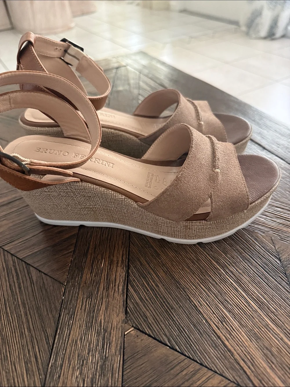 Bruno Ferrini Suede Wedge Sandals Two-Tone Tan Taupe Leather Size 39 / US 9
